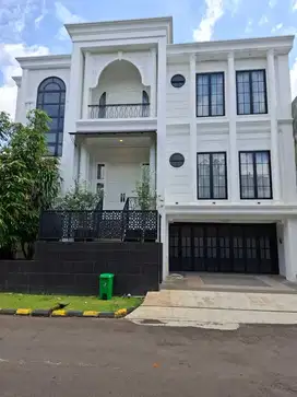 Rumah Hook Kolam Renang Furnished dalam Cluster Bintaro Jaya Sektor 9