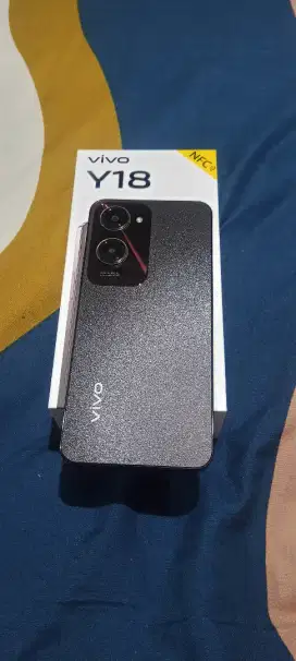 Vivo Y 18 ram 4+4 / 128