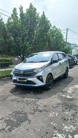 Fs : Daihatsu Sigra R at 2023 full ori cat!!