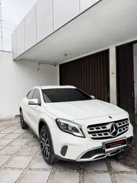 MERCY GLA200 URBAN TH 2019 PUTIH