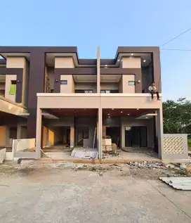 Hunian 2 lantai mewah lokasi nempel alun alun GDC depok