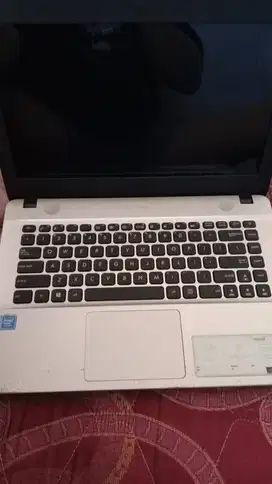Di jual second laptop asus