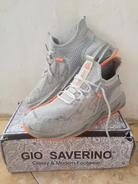 Sepatu Olahraga/Jogging Gio Saverino