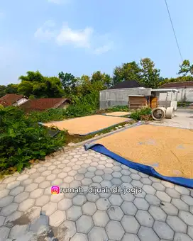 Tanah dekat RS PKU Gamping Strategis di Ambarketawang Siap Bangun