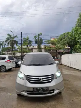 Mobil Honda Freed Tahun 2010