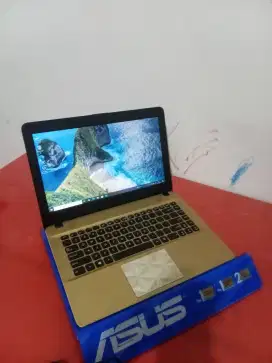 Asus gaming X441b. AMD A9 baterai 3jam