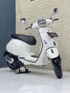 ⭐️⭐️⭐️⭐️⭐️ Vespa Primavera - 2022 - White series - Wulan Mustika