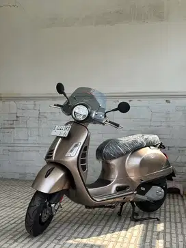 Vespa GTS 150 Limited Edition Tahun 2023