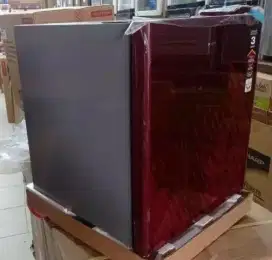 Kulkas mini bar Polytron PRH51