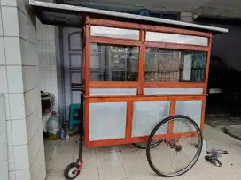 Gerobak roda bubur ayam batagor baso tahu mie ayam mie bakso grobak