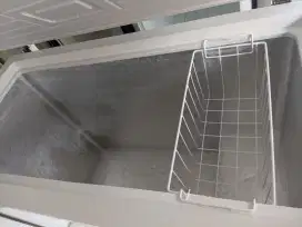 Freezer box merek RSA