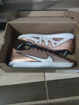 sepatu futsal nike ZOOM VAPOR 15 ACADEMY IC METALLIC COPPER