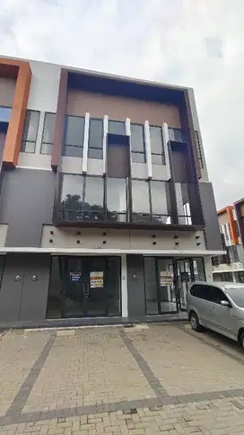 Sewa Ruko Campton BSD Hadap Jalan Sebelah Atmajaya - Gandeng