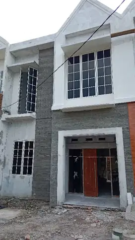 RUMAH MURAH DAERAH RINGROAD  2 MENIT DARI MALL MANHATTAN