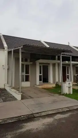 Disewakan rumah 1 lantai bercanopy di Dhana Suvarna Sutera