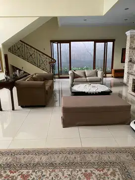 Rumah 2 Lantai di Menteng 537m2 8 kamar furnished mewah strategis