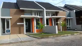 Jual rumah baru dekat sekolah Penabur & Pintu TOL kota wisata