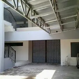 Dijual rumah cocok untuk usaha di Jalan Jend Sudirman