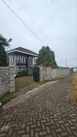 Dijual Rumah Villa dengan Lahan, Tanah Luas di Selecta, Bumiaji Batu