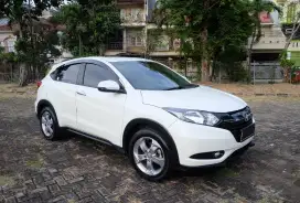 Honda HRV 1.5 E CVT 2015 Putih LIKE NEW Condition, pajak panjang