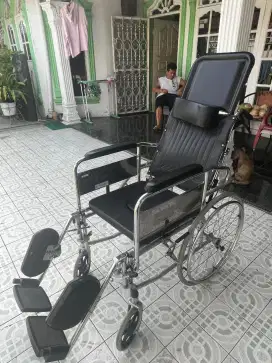 Kursi dorong orang sakit, edisi lengkap.