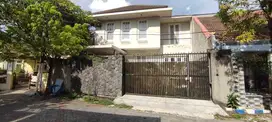 Rumah Simpang Darmo Permai Selatan Xi Adem Hadap Selatan