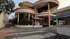 Jual Rumah dan Gedung Kantor di Puncak Permai Surabaya