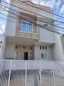 disewakan rumah siap huni taman ratu jakarta barat