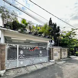Rumah Mewah Furnished Dekat Mall Pejaten Village