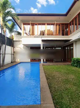 Rumah 2 Lantai Bagus Unfurnished di Kemang, Jakarta Selatan