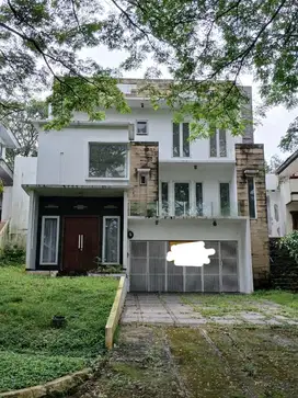 Dijual Rumah Murah di Cluster Prestigious Sentul Bogor