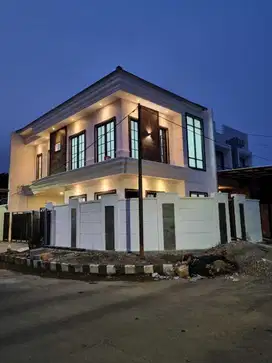 DiJual Rumah Baru Hook New American Style Jemursari
