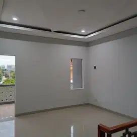 Rumah fasilitas lengkap,lebar 8 di Kota Harapan Indah, Kota Bekasi
