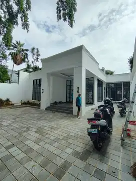 Disewakan rumah baru cocok untuk kantor dan usaha at Menteng Jakpus