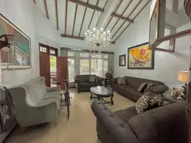 Rumah 2 Lantai Daerah Wisma Menanggal Surabaya Selatan