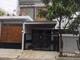 RUMAH BAGUS 2 LANTAI JL NEPTUNUS MARGAHAYU RAYA SEKEJATI BUAHBATU