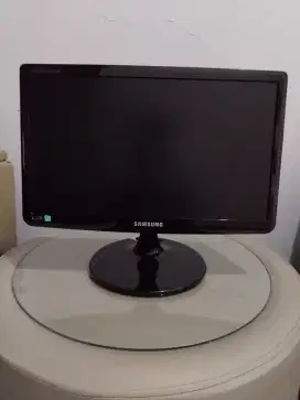 Monitor LED SAMSUNG S19A100N