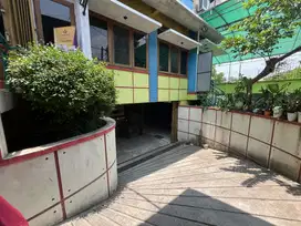 RUMAH/WISMA BESAR BANGUNAN LUAS KANTOR SETU CIPAYUNG JAKARTA TIMUR