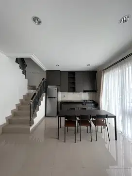 Disewakan rumah tahap 1 pik2 bagus banget siap huni