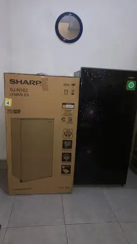 Di jual 2 kulkas 1 pintu kondisi baru & pemaikaian kurang dari 6 bulan
