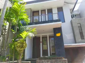 Rumah One Gate di Kuta Badung