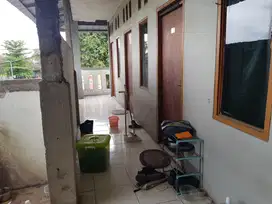 Kost2an dan Kios Usaha serta Warung Pojok siap Usaha, Rumah 2 Lantai