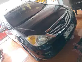 TOYOTA INNOVA 2006