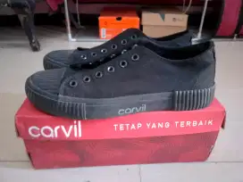 sepatu bekas sneaker