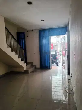 Rumah Bagus Di Cluster Amerika Green Lake City Luas 4x15m 2 Lantai SHM