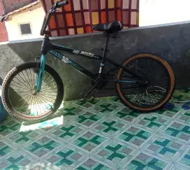 Sepeda BMX kondisi baik