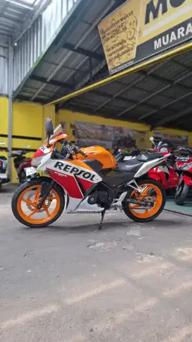 HONDA CBR 150 R 2015 MULUS