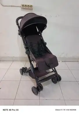 Stroller lipat cocok untuk travelling atau di pakai harian