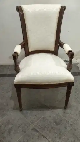 Di jual 6 kursi makan mewah