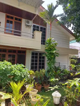 Dijual Rumah Hook Sederhana Cantik & Strategis di Kelapa Gading